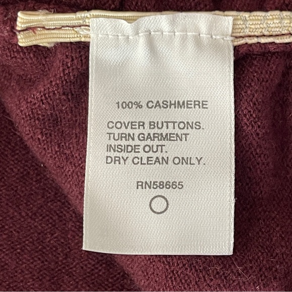 Classiques Entier Maroon Dark Red 100% Cashmere V-Neck Sweater Size MP - Picture 10 of 10